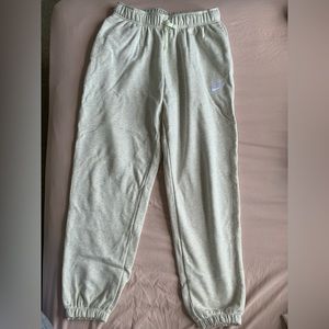 Nike Sportswear Club Fleece Women's Mid-Rise Oversized Sweatpants Oatmeal Heath.